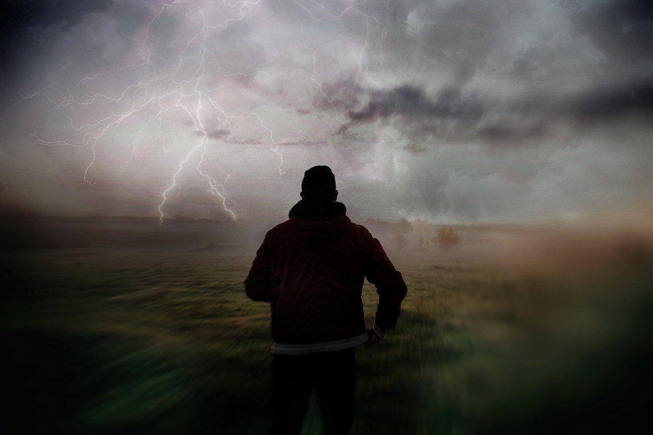 Grief in the Digital Age: How Technology Helps Us Heal