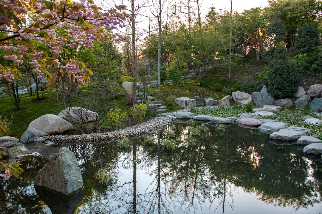 Collaborative Memorial Sites: Uniting Families in Remembrance