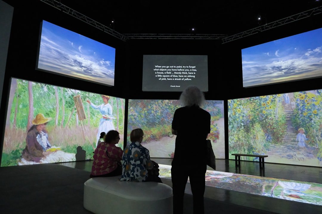 People viewing art, online memorials reduce forgetting fear.