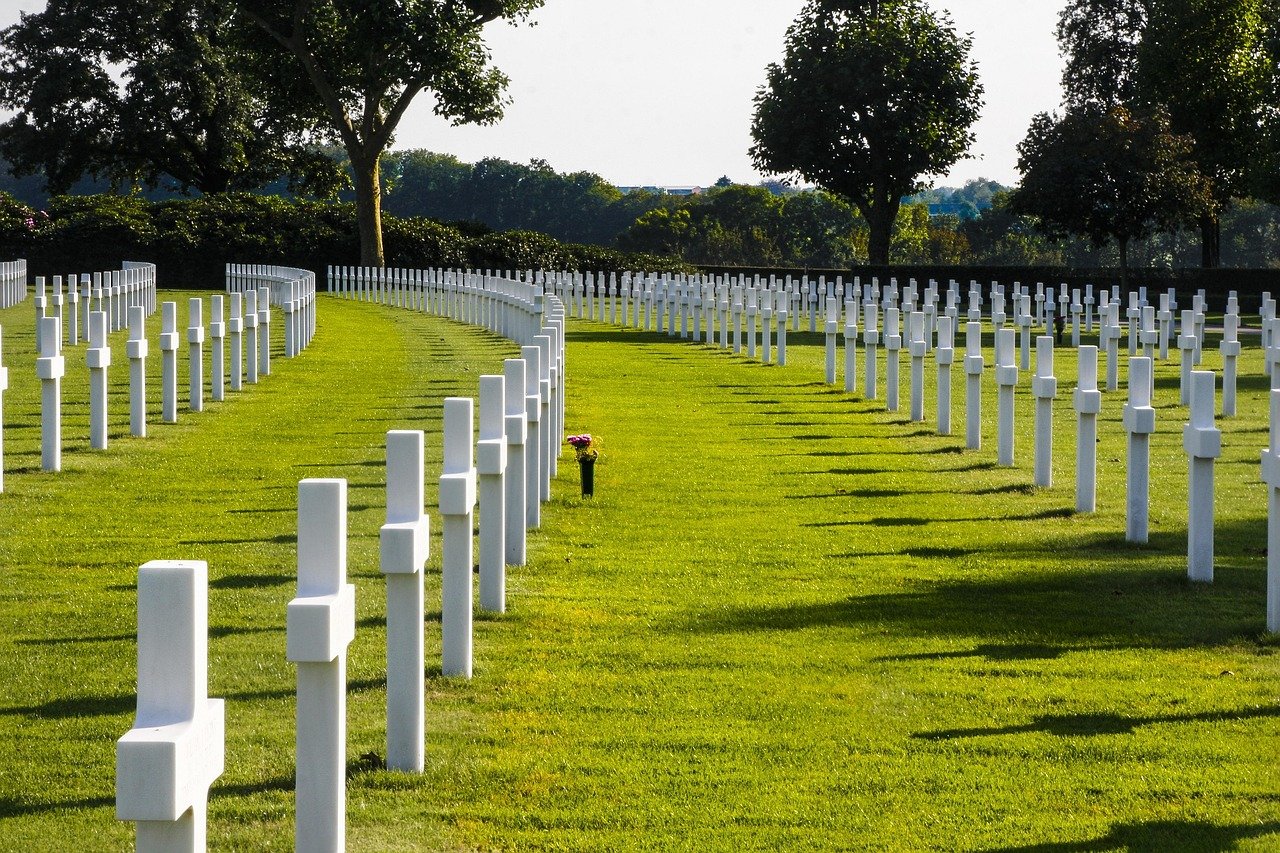 Goodbye letter from war victim, violent loss.